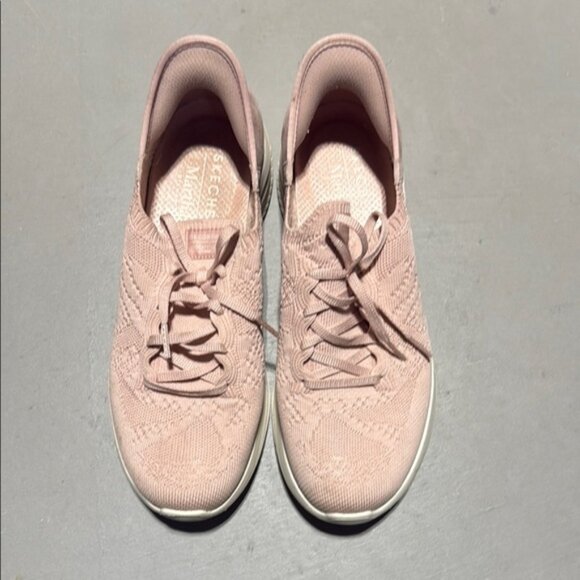 Skechers Women's Martha Stewart Ultra Flex Back on Track Hands Free Slip-ins - Picture 1 of 8